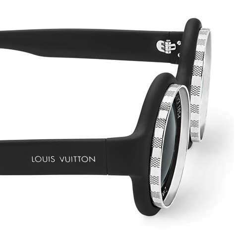 LV Super Vision Round Sunglasses S00 .